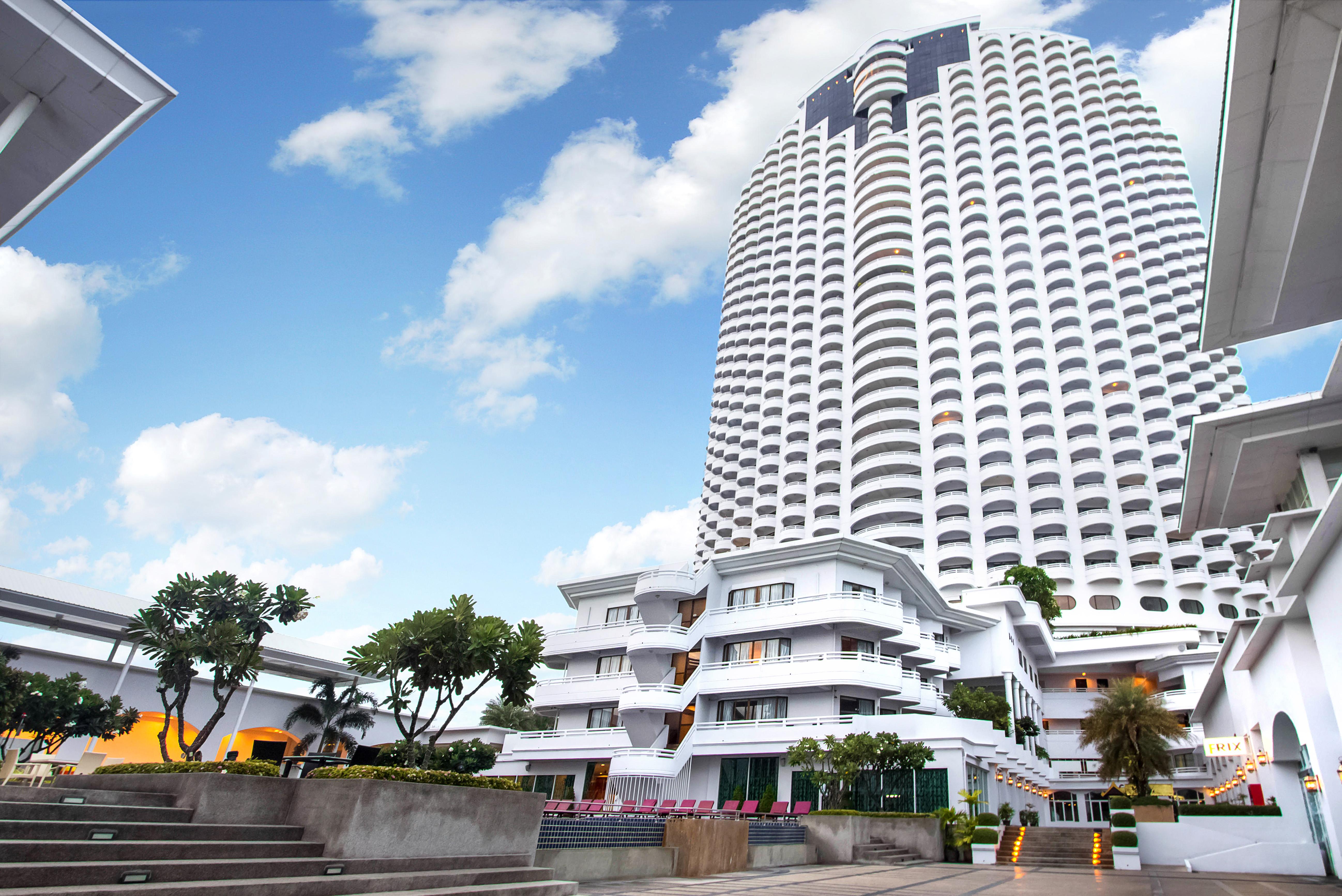 D Varee Jomtien Beach, Pattaya Exterior photo Royal Paragon Hospital