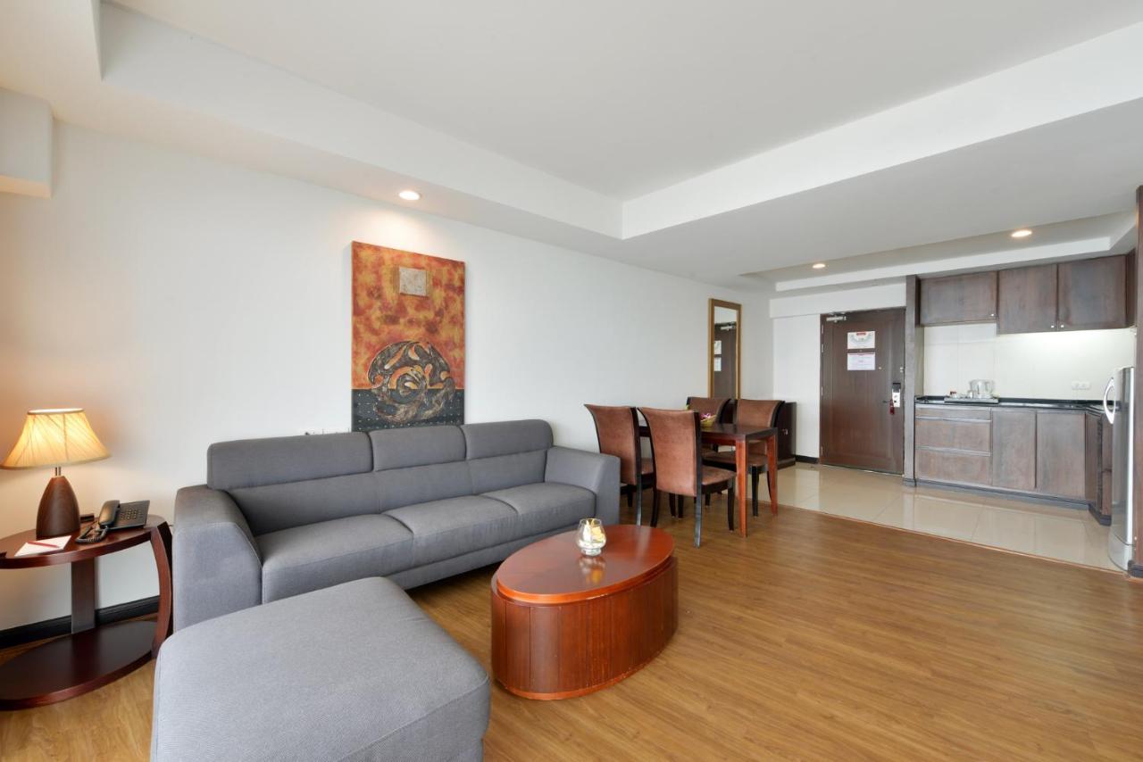 D Varee Jomtien Beach, Pattaya Exterior photo A typical apartment at the Park Avenue