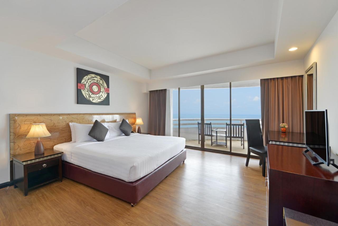 D Varee Jomtien Beach, Pattaya Exterior photo Deluxe Ocean View