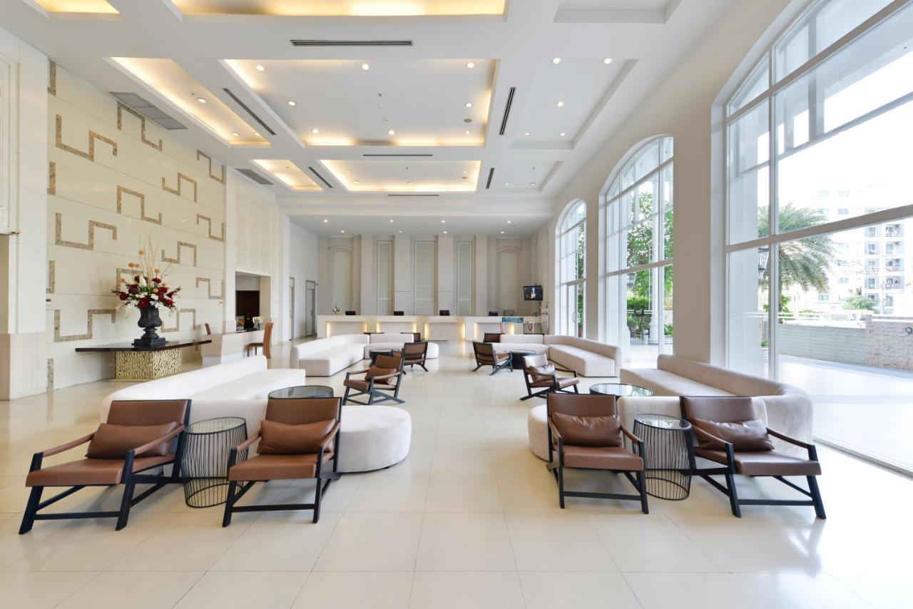 D Varee Jomtien Beach, Pattaya Exterior photo Lobby